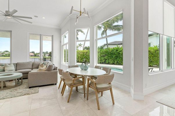 Dining room, Interior, Living room, Recessed Lighting