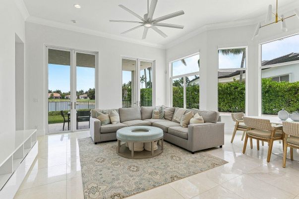 Dining room, Interior, Living room, Pendant Lights, Recessed Lighting