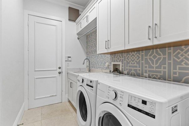Interior, Washer
