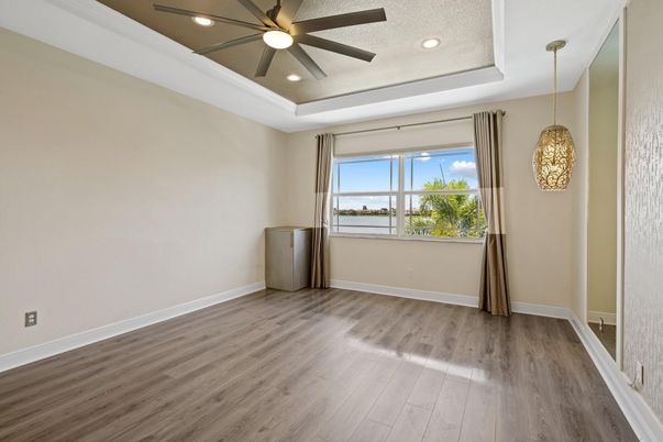 Empty room, Interior, Pendant Lights, Recessed Lighting, Wood Texture Flooring