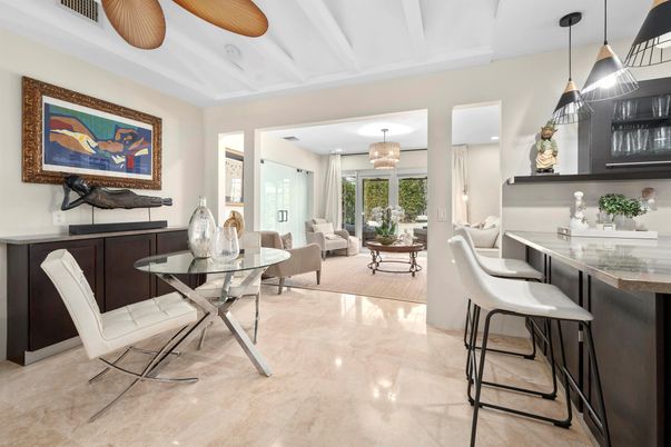 Chandelier, Dining room, Interior, Living room, Pendant Lights, Recessed Lighting