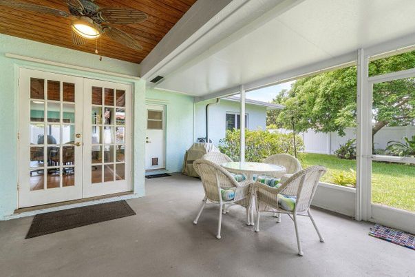 Dining room, Interior, Sun Room, Wooden Ceilings