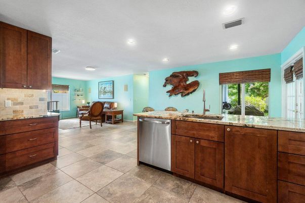 Dining room, Interior, Kitchen, Recessed Lighting, Stainless Steel Appliances