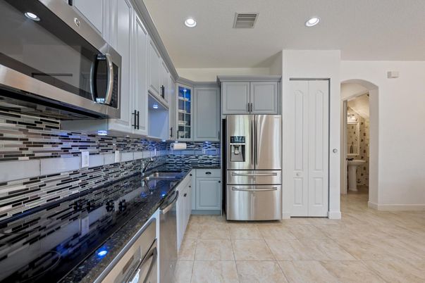 Interior, Kitchen, Recessed Lighting, Stainless Steel Appliances, Washer