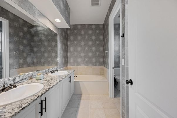 Bathroom, Dual Sink Vanities, Interior, Recessed Lighting
