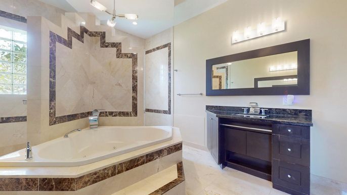 Bathroom, Interior, Recessed Lighting