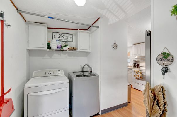 Interior, Utility Closets, Washer, Wood Texture Flooring
