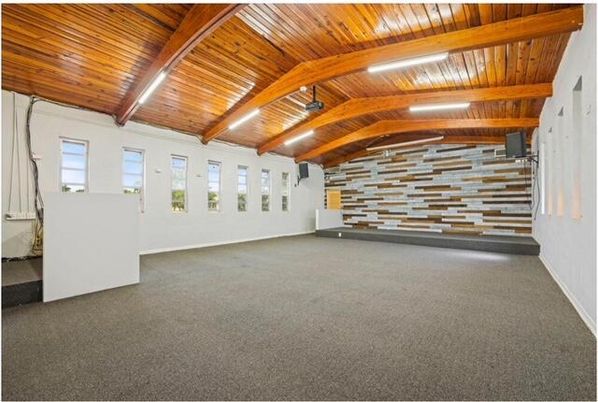 Empty room, Interior, Wooden Beams, Wooden Ceilings