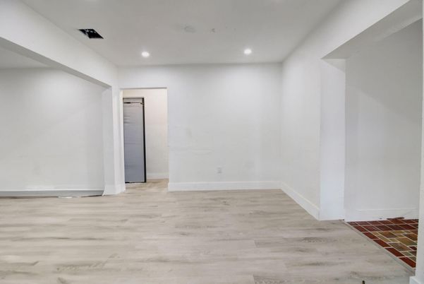 Empty room, Interior, Recessed Lighting, Wood Texture Flooring