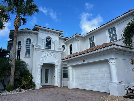Attached, Exterior, Facade, Mediterranean