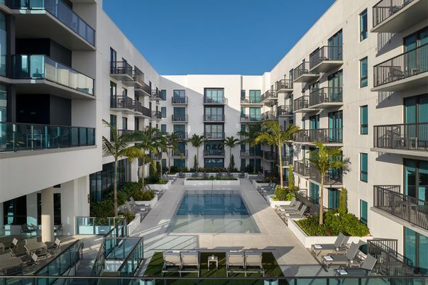 Exterior, Facade, Pool, Condo Building