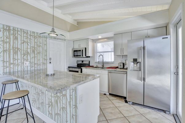 Interior, Kitchen, Pendant Lights, Stainless Steel Appliances
