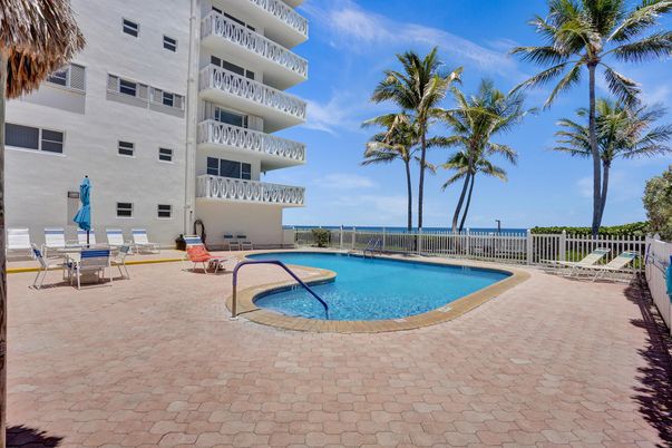 Exterior, Pool, Water