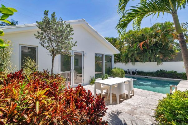 Exterior, Pool