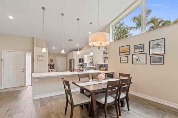Chandelier, Dining room, Interior, Kitchen, Pendant Lights, Recessed Lighting, Wood Texture Flooring
