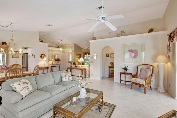 Dining room, Interior, Living room, Pendant Lights