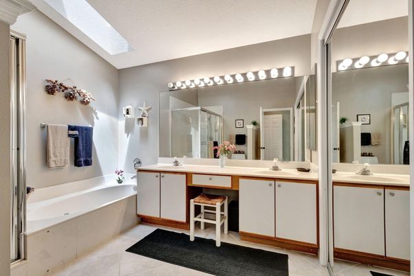 Bathroom, Dual Sink Vanities, Interior