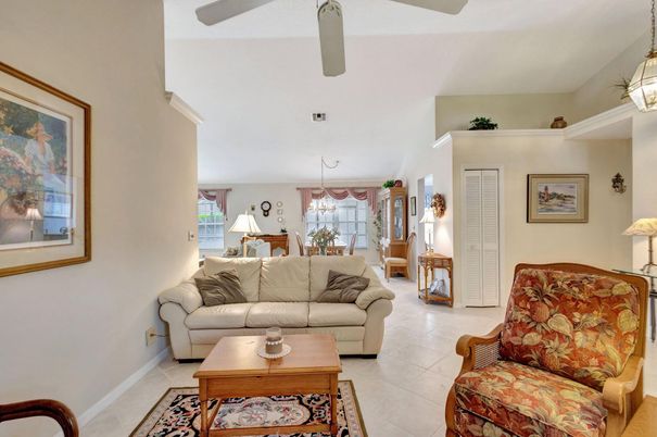 Dining room, Interior, Living room, Pendant Lights