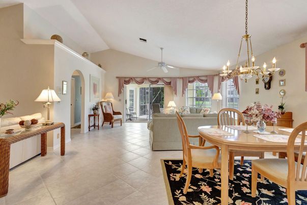 Chandelier, Dining room, Interior, Living room