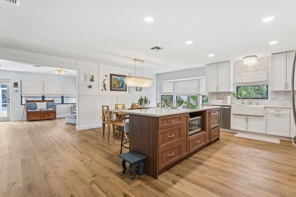 Chandelier, Dining room, Interior, Kitchen, Recessed Lighting, Wood Texture Flooring