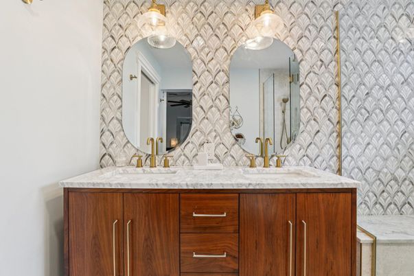 Bathroom, Dual Sink Vanities, Interior