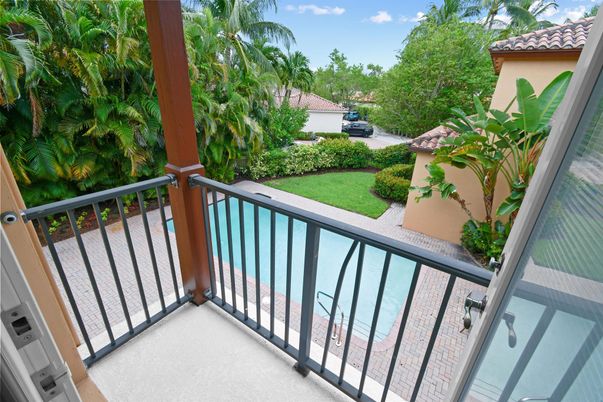Exterior, Pool, Other