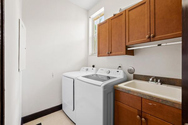 Interior, Washer