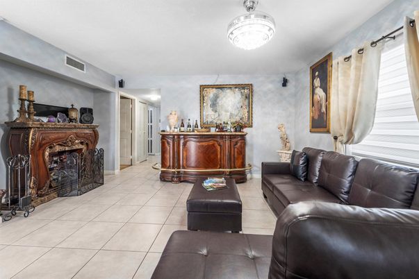 Fireplace, Interior, Living room