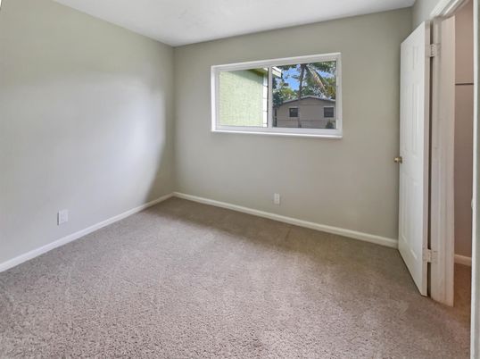 Empty room, Interior