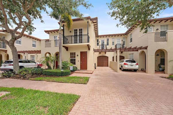Attached, Exterior, Facade, Spanish Mediterranean