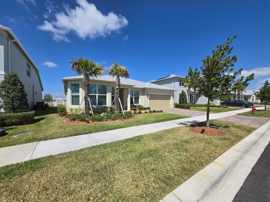 Attached, Exterior, Facade, Ranch