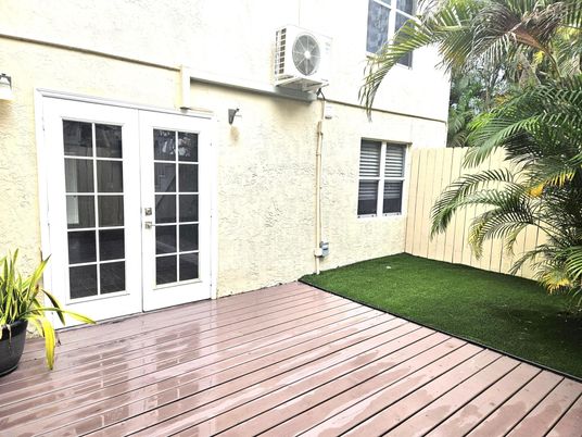 Exterior, Wood Texture Flooring