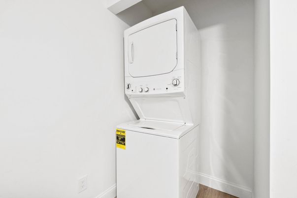Interior, Utility Closets, Washer, Wood Texture Flooring