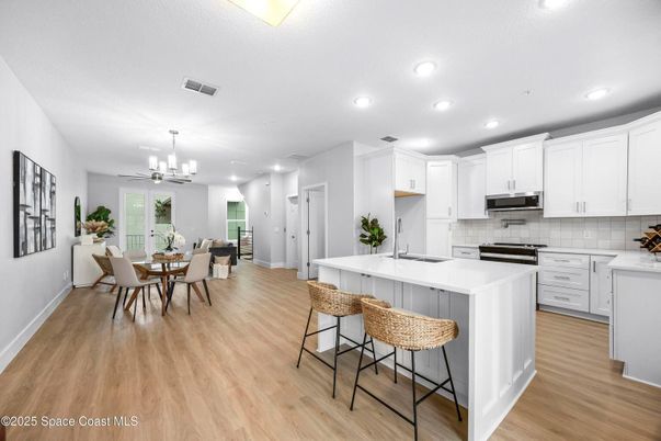 Chandelier, Dining room, Interior, Kitchen, Recessed Lighting, Wood Texture Flooring