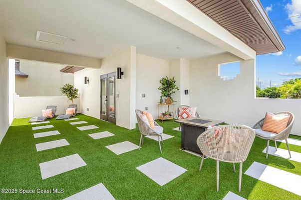 Backyard, Exterior