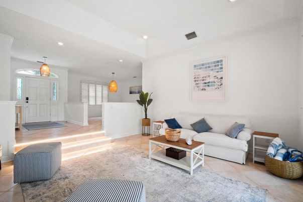 Interior, Living room, Pendant Lights, Recessed Lighting