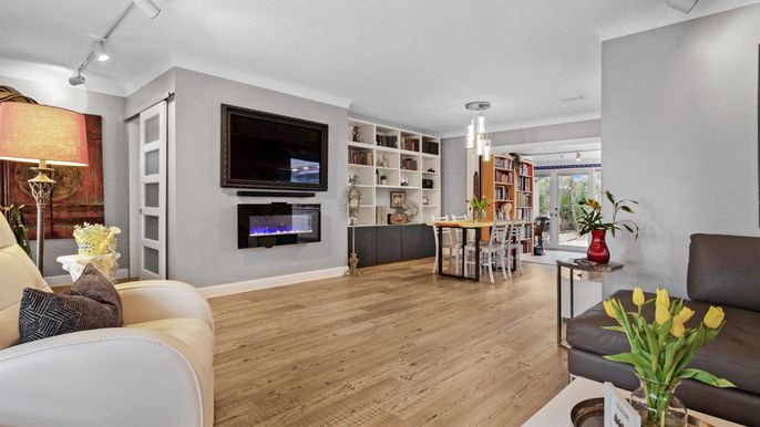 Dining room, Fireplace, Interior, Pendant Lights, Wood Texture Flooring