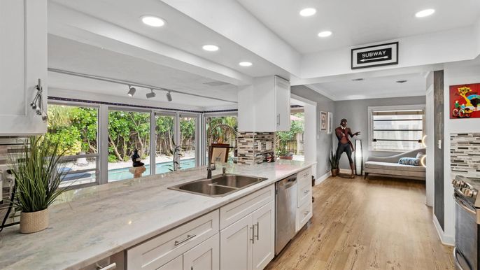 Interior, Recessed Lighting, Wood Texture Flooring