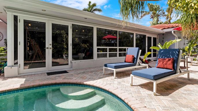Exterior, Pool