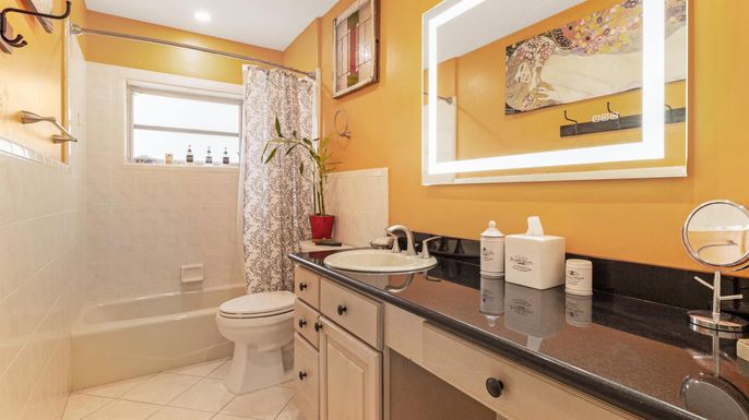 Bathroom, Interior, Recessed Lighting