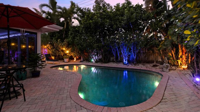 Exterior, Pool