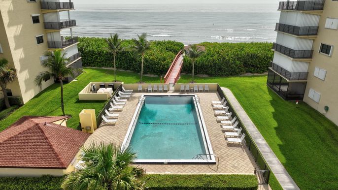 Exterior, Pool, Water
