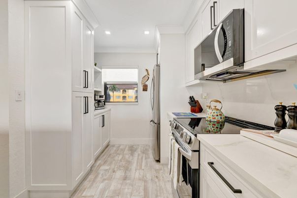Interior, Kitchen, Recessed Lighting, Wood Texture Flooring