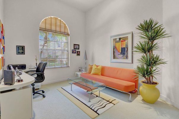 Home Office, Interior