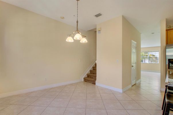 Empty room, Interior, Pendant Lights