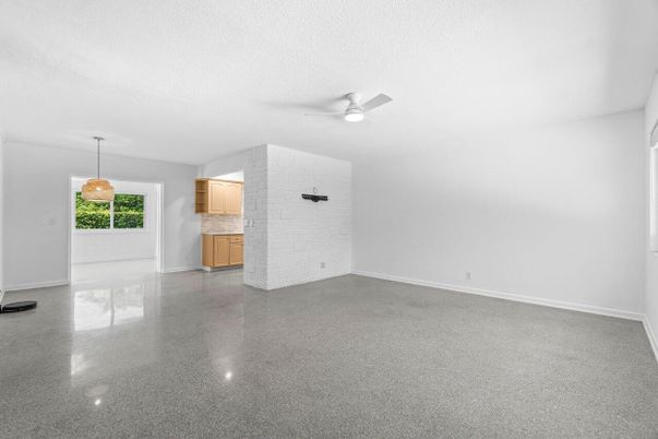 Empty room, Interior, Pendant Lights