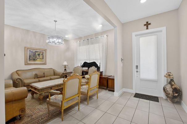 Interior, Living room, Pendant Lights, Recessed Lighting
