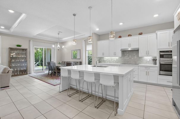 Dining room, Interior, Kitchen, Pendant Lights, Recessed Lighting, Stainless Steel Appliances