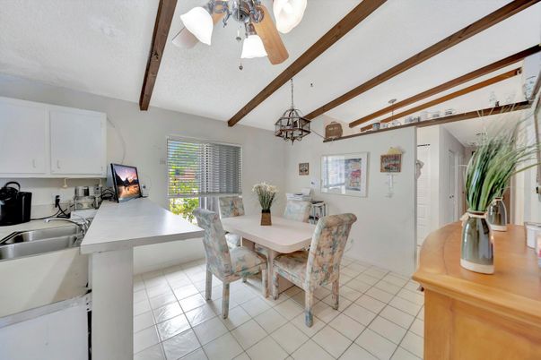 Dining room, Interior, Kitchen, Pendant Lights, Wooden Beams