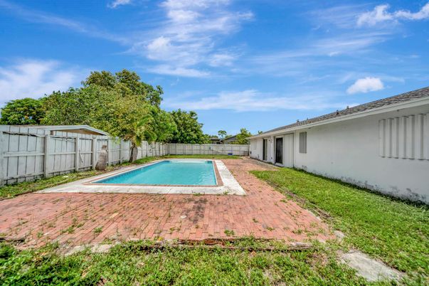 Backyard, Exterior, Pool